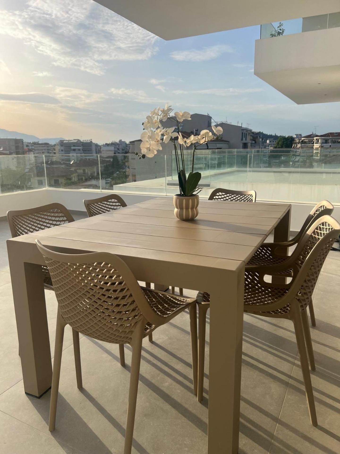 White Luxury Apartment 特里卡拉 外观 照片