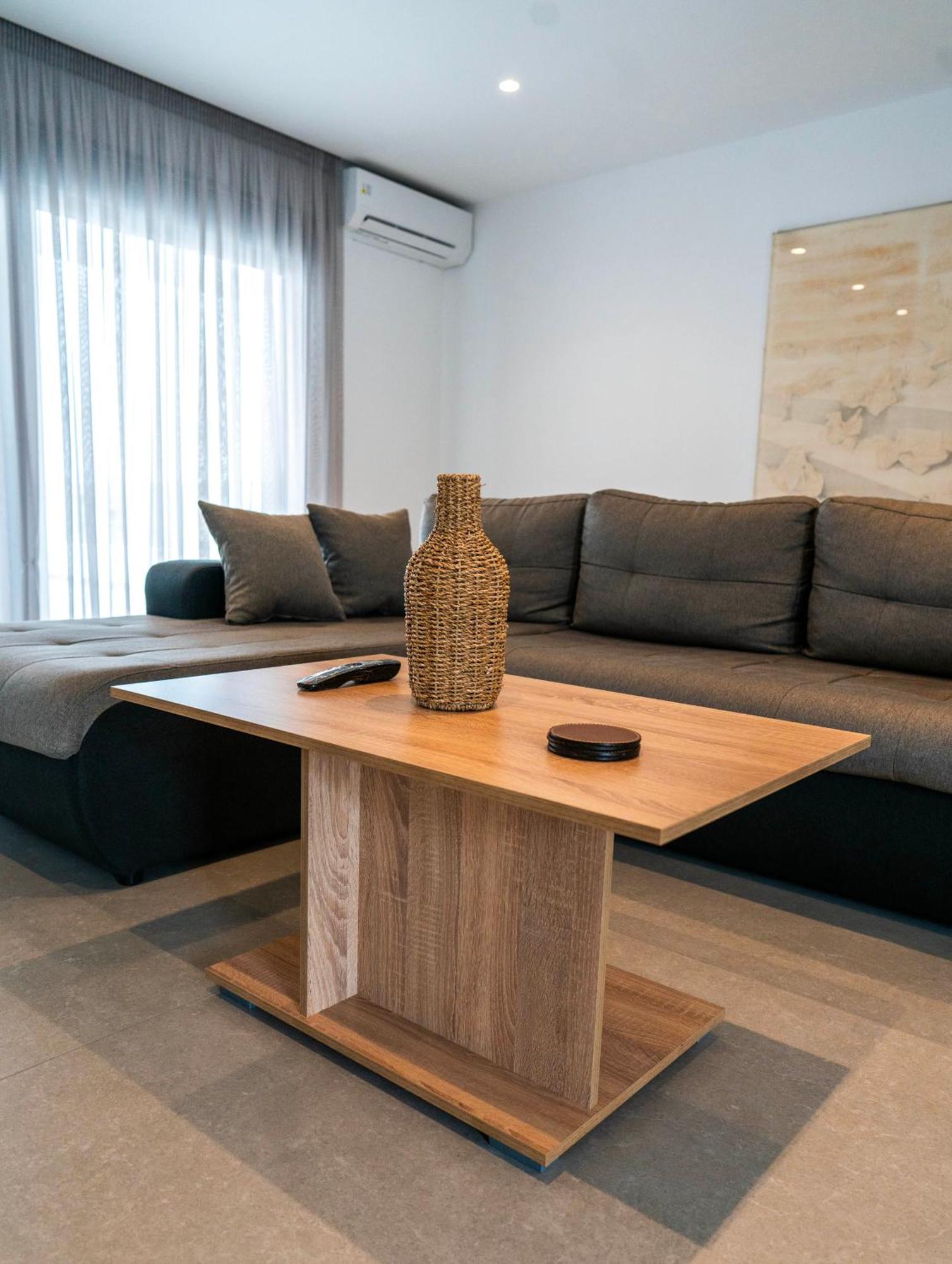 White Luxury Apartment 特里卡拉 外观 照片