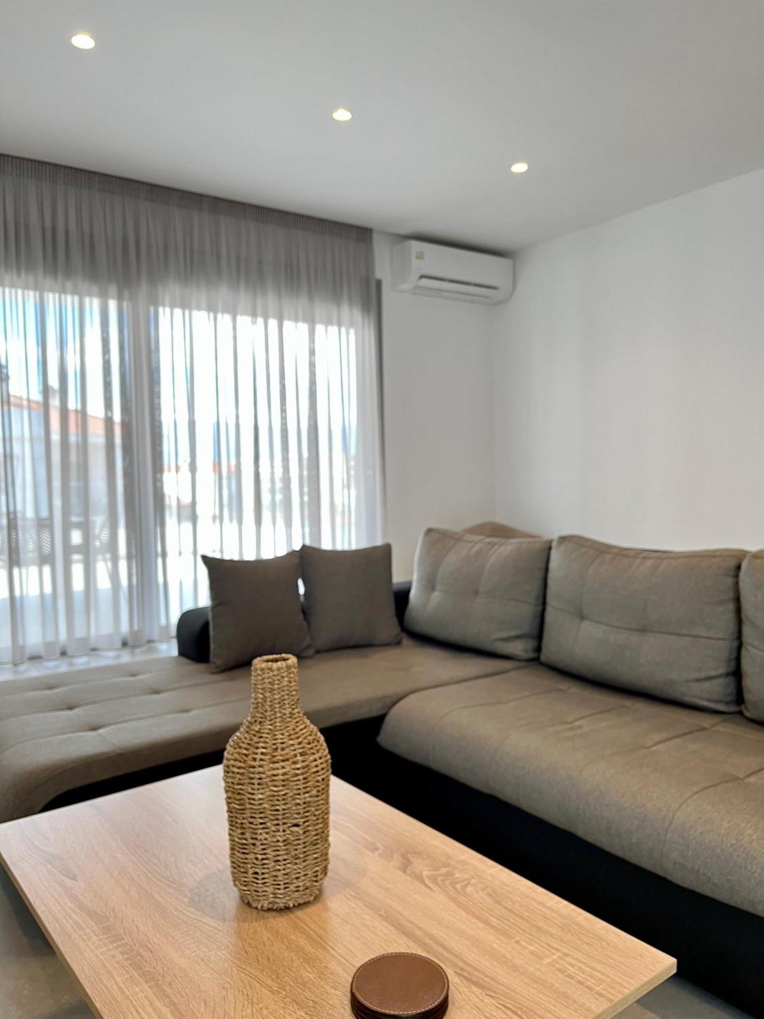 White Luxury Apartment 特里卡拉 外观 照片