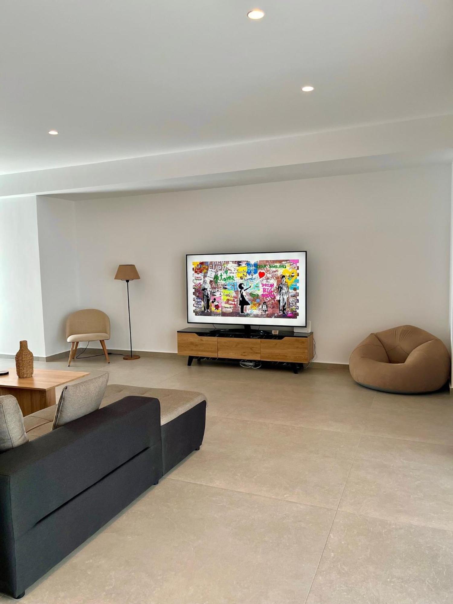 White Luxury Apartment 特里卡拉 外观 照片
