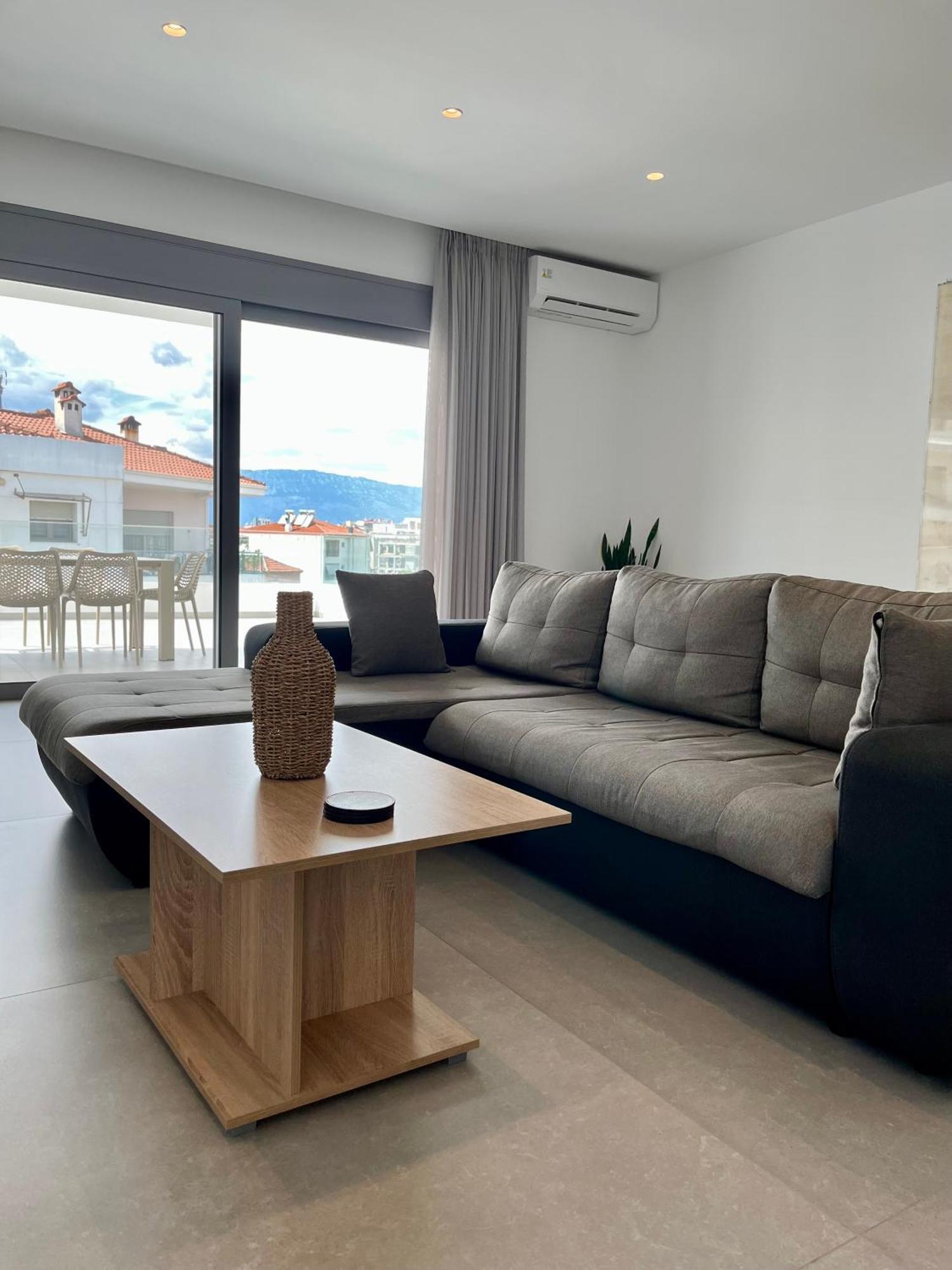 White Luxury Apartment 特里卡拉 外观 照片