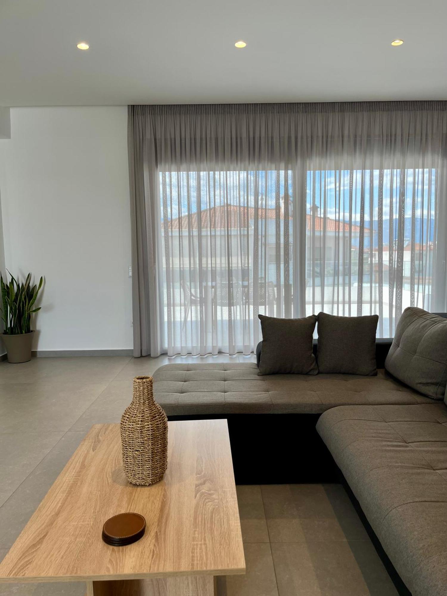 White Luxury Apartment 特里卡拉 外观 照片